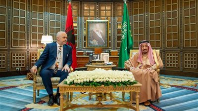 الملك سلمان يعقد جلسة مباحثات رسمية مع رئيس وزراء ألبانيا