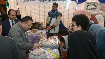 محافظ الإسكندرية يفتتح معرض