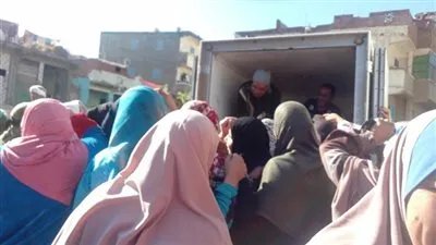 منافذ متحركة لبيع المواد الغذائية بأسعار مخفضة لـ