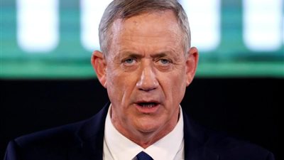 منافس نتنياهو يعلن احتمالية الانسحاب الجزئي من الضفة الغربية