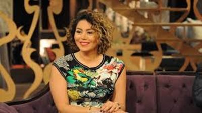 جولة مع الفنانين.. لقاء الخميسي توجه رسالة لزوجها