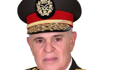 رئيس الأركان يتفقد عناصر تأمين المجرى الملاحي لقناة السويس