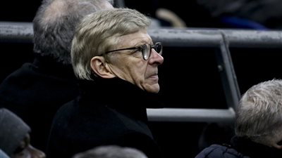 مدرب أرسنال السابق يُفاضل بين أربعة عروض تدريبية