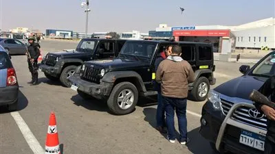 رفع السيارات والتكاتك المتروكة بالعمرانية