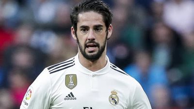 نجم ريال مدريد السابق يوجه رسالة نارية لـ إيسكو