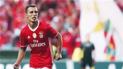 منافسة شرسة بين أرسنال وأتلتيكو مدريد على نجم بنفيكا