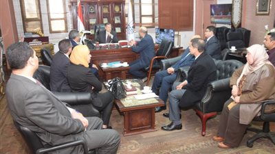 محافظ بني سويف يبحث التعاون مع 