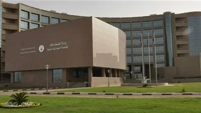 السودان.. رفع أسعار الغازولين لقطاعي التعدين والمصانع بنسبة 500%