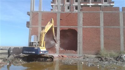 إزالة ١٢ حالة تعدي على أراضى زراعية ومخالفات بناء بدمياط 