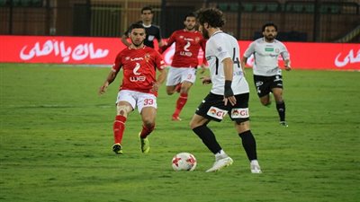 محمد معروف يلغي هدفا لحرس الحدود أمام الأهلي في كرة مثيرة للجدل (فيديو)