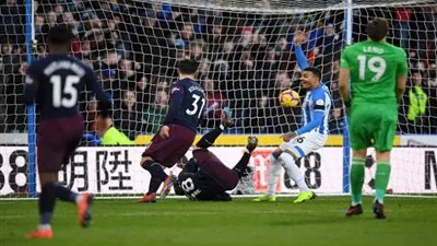 أرسنال يعود للانتصارات عبر بوابة هيدرسفيلد بثنائية في البريميرليج