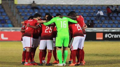 عاجل.. التواء الكاحل يبعد نجم الأهلي عن الفريق لمدة أسبوع 