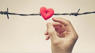 هل تعتمد السعادة الزوجية على الجينات الوراثية أم النضج؟  