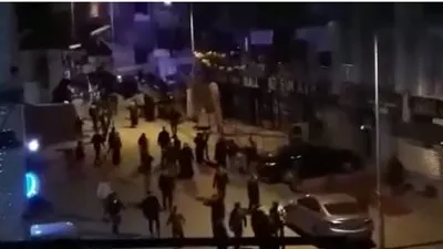 اشتباكات بالسكاكين بين أتراك وسوريين باسطنبول (فيديو)