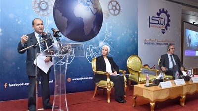  وزير التجارة والصناعة يعلن اطلاق استراتيجية وجائزة الابتكار فى الصناعة