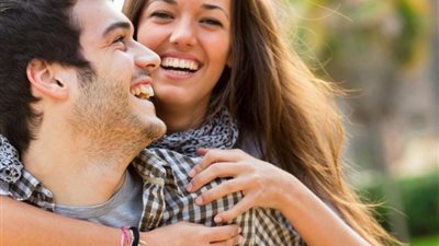 لتجنب الخلافات معه.. كيف تحببين زوجك بكِ؟