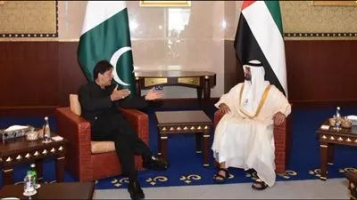 محمد بن زايد وعمران خان يبحثان تعزيز التعاون والمستجدات الإقليمية