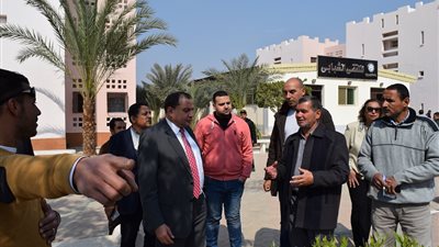 رئيس جامعة بني سويف يطالب بتوافر سيارات إسعاف دائمة بالمدن الجامعية (صور)