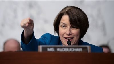 إيمي كلوبوشار تنضم إلى سباق الترشح لرئاسة أمريكا