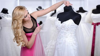 قواعد أساسية عليكِ اتباعها قبل شراء فستان زفافك