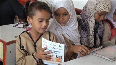 الهلال الأحمر الإماراتي يدشن حملة صحية بمدارس الساحل الغربي