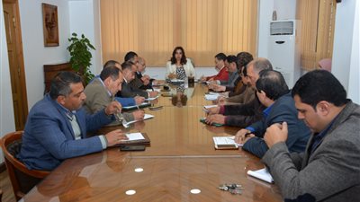 اجتماع لرؤساء المدن والقرى لتوحيد طلاء العقارات (صور)