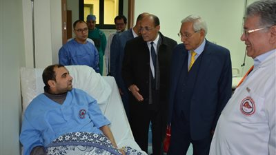محافظ الدقهلية يتفقد مستشفى الكبد المصري بشربين (صور)