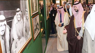 ولي عهد الكويت يفتتح معرض 