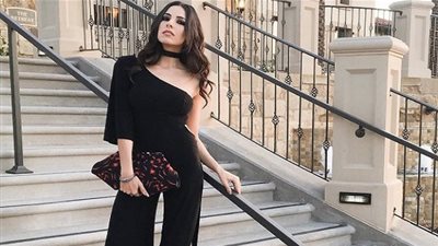 إليكِ أجمل موديلات جمبسوت باللون الأسود لسهراتك الفاخرة! (صور)