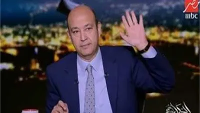 عمرو أديب يلقن علاء مبارك درسًا على الهواء: 