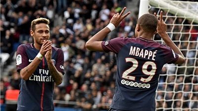 كيليان مبابي بدون عقله في حرب الشياطين الحمر