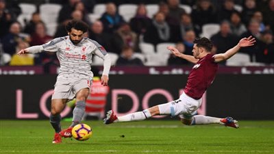 مهاجم وست هام يطالب بخصم نقاط فريقه بسبب محمد صلاح