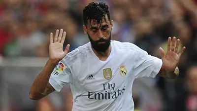 نجم ريال مدريد السابق: أنتظر إعتزال ميسي بفارغ الصبر