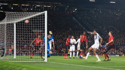 عاجل.. باريس سان جيرمان يضرب شباك مانشستر يونايتد بالهدف الأول (فيديو)