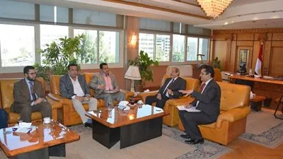 رئيس جامعة الفيوم يستقبل لجنة متابعة تطبيق الاختبارات الإلكترونية (صور)