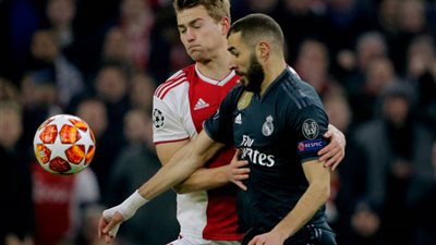 عاجل.. بنزيما يهز شباك أياكس بالهدف الأول (فيديو)