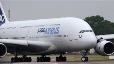 إيرباص توقف إنتاج طائرتها العملاقة A380