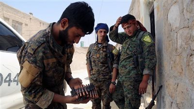 قسد: داعش محاصر في آخر كلم2 ويلجأ للانتحاريات