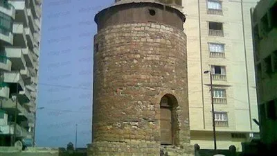 إزالة تعديات على منطقة طاحونة الهواء الأثرية في الإسكندرية