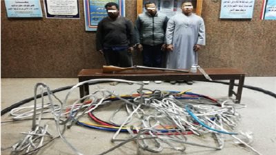 ضبط عامل وعاطلين وبحوزتهم أسلحة ومخدرات في الأقصر