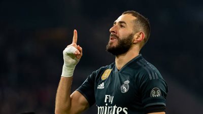 مفاجأة.. بنزيما يهدد ريال مدريد