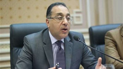 رئيس الوزراء يستعرض تقريرا موسعا بشأن مشروع 