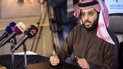 تركي آل الشيخ يطلب تأجيل ودية بيراميدز والهلال السعودي