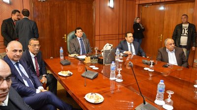 استعدادا لانطلاق بطولة البحر المتوسط للناشئين لكرة اليد.. صبحي يلتقي اللجنة المنظمة 