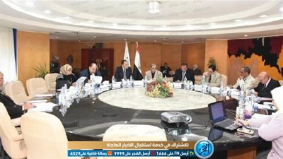 محافظ الشرقية يُشارك في مناقشة اللوائح المنظمة للعمل داخل المعهد التكنولوجي بالعاشر