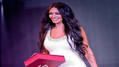 سالي عبد السلام: قررت أن أقف في صف الرجال لأنهم يتسمون بالطيبة