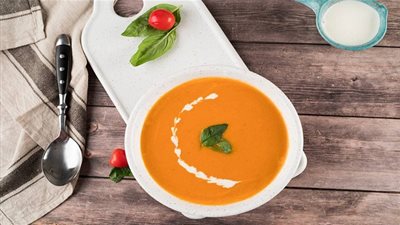 طريقة سهلة لعمل شوربة الطماطم