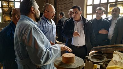 رئيس السكة الحديد يتفقد ورش ومستشفى الهيئة بأبو زعبل 