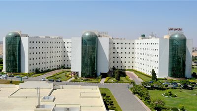 المركز الطبي العالمي يستضيف خبير في جراحة الأوعية الدموية.. تعرف على المواعيد