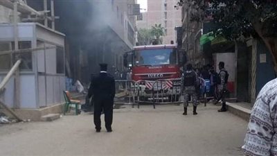 مدير الحماية المدنية ينتقل لموقع حريق مطبعة بجوار كنيسة بشارع فيصل